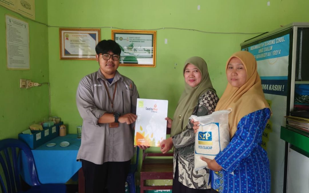 Sinergi dengan PT S2P, Lazismu Cilacap Salurkan 1.000 kg Beras untuk Guru & Pesantren