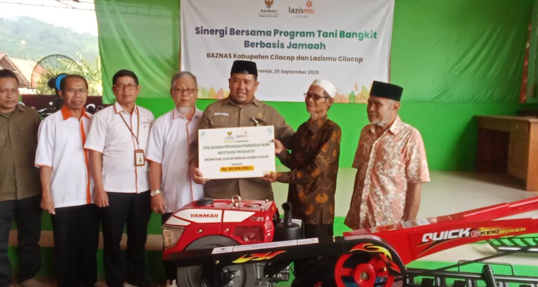 Sinergi Baznas & Lazismu Cilacap, Berikan Traktor Bajak Sawah untuk Petani Wanareja