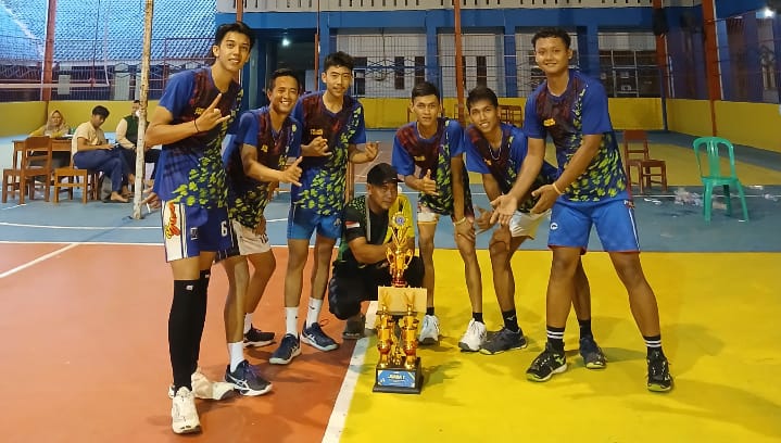 Tim Putra BR Raih Juara 1 Turnamen Bola Voli Pordes Instansi SMK Muhammadiyah Majenang