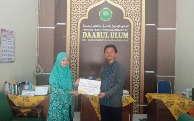 KL. Lazismu Wanareja Serahkan Dana Bantuan Pemulihan Ponpes Darul Ulum Majenang.